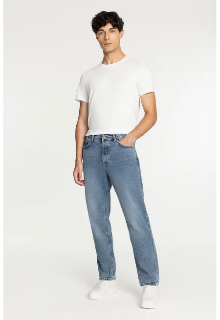 Дънки със стандартна кройка и средновисока талия - Светлосин