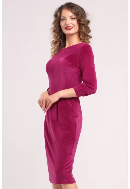 Едноцветна рокля с дълги ръкави