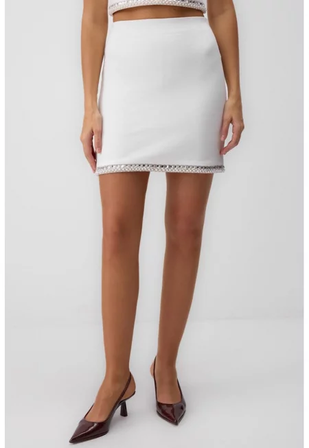 Къса права пола - Бял