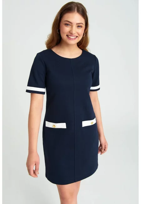 Къса рокля с овално деколте