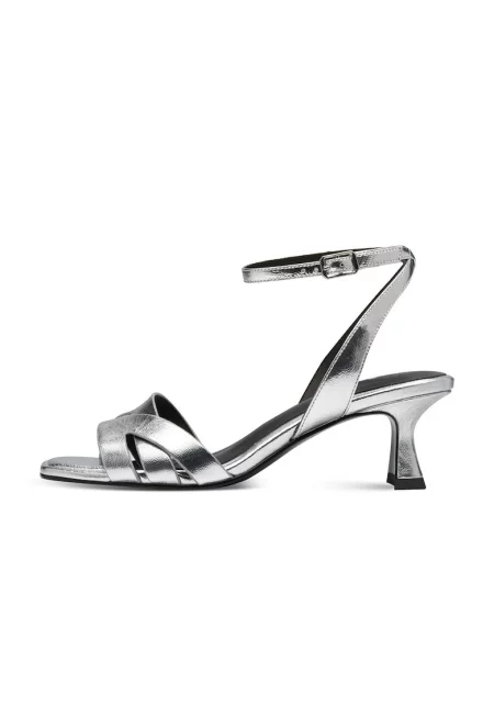 Кожени сандали с токи - Сребрист