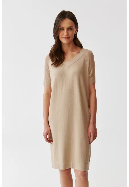 Права рокля с шпиц - Бежов