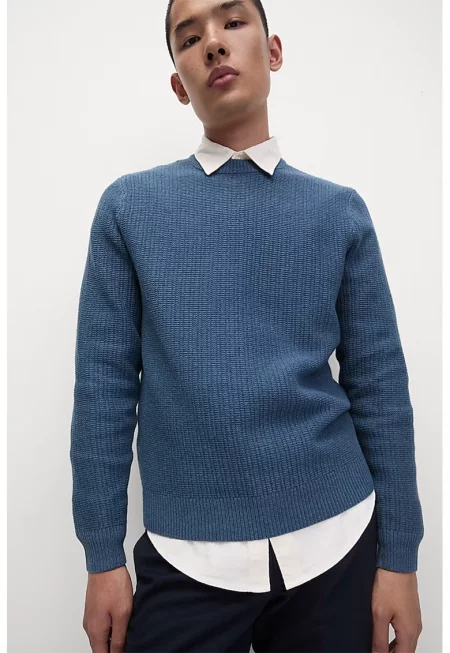 Пуловер с овално деколте