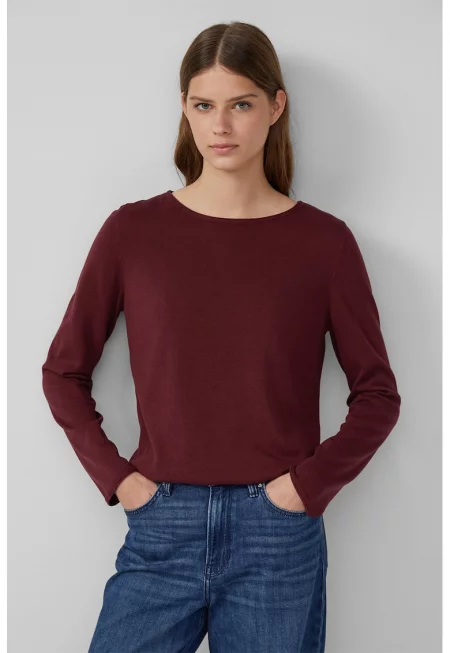 Семпъл пуловер с овално деколте