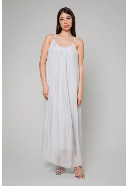 Ефирна рокля с овално деколте