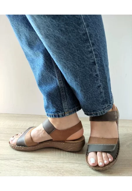 Ежедневни дамски сандали  V2860-24 кафяви + камилски - кафяви - Кафяв