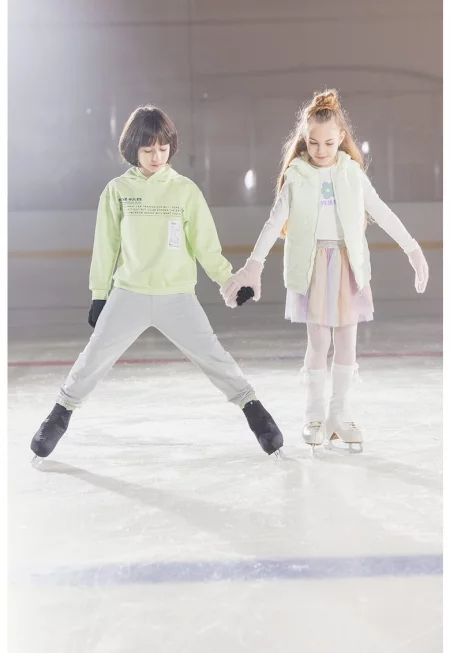 Капитониран елек с качулка