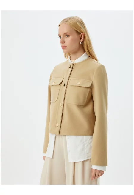 Късо яке с капси