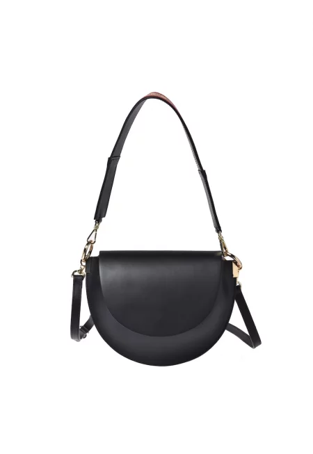 Кожена чанта през рамо с капаче