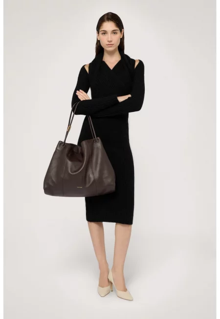 Миди рокля с дълги ръкави