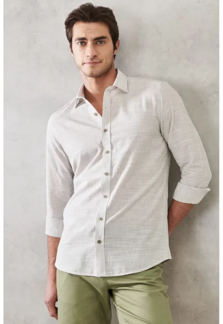 Памучна риза по тялото