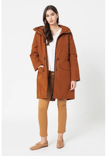 Парка с качулка