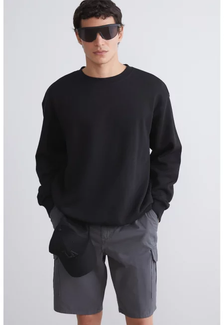 Суитшърт с овално деколте