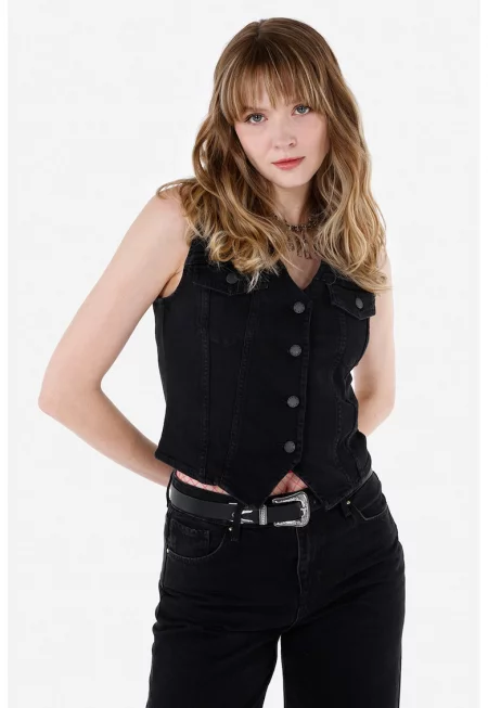 Елек от деним с копчета