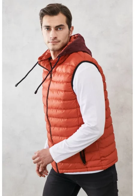 Елек с качулка