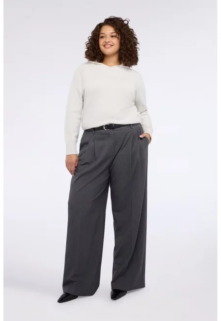 Худи с изчистен дизайн