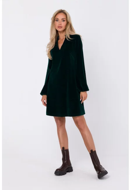 Кадифена рокля с V-образно деколте -