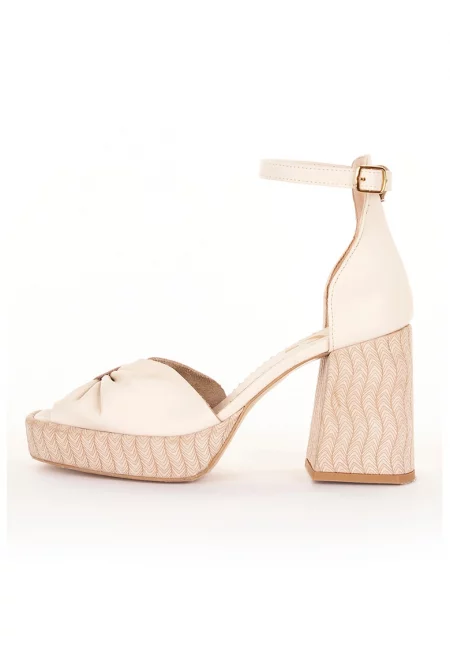 Кожени сандали Karola с масивен ток - Светло бежово