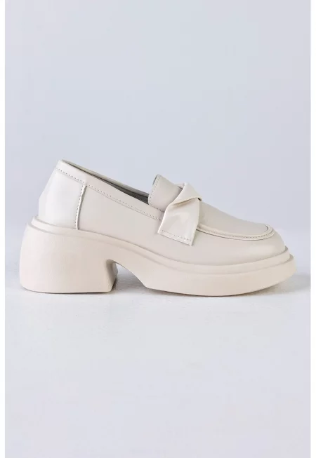 Масивни мокасини от еко кожа - Крем