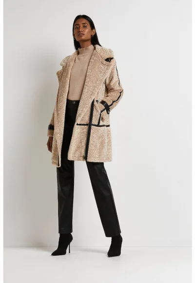 Палто от еко вълна с раздвоен ревер