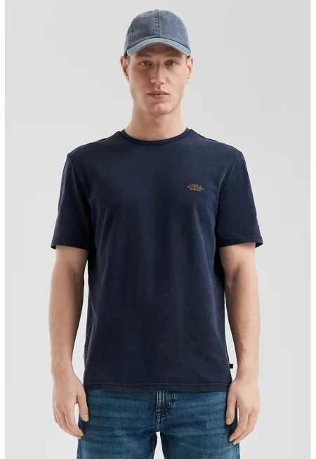 Памучна тениска с овално деколте и надпис