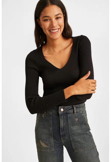 Плетен пуловер с модал с шпиц