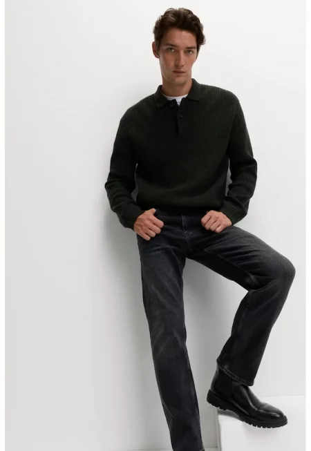 Прави дънки със захабен ефект