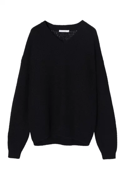 Пуловер с вълна с шпиц