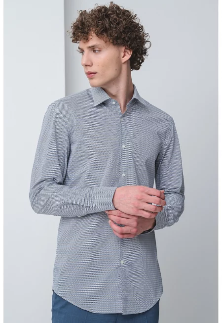 Риза с дълги ръкави и десен