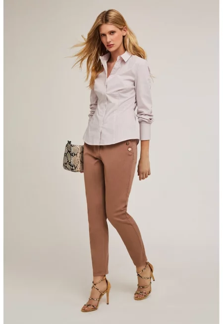 Скъсен панталон с джобове с копчета - Канелено кафяво