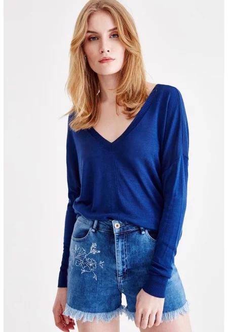 Свободен шпиц пуловер