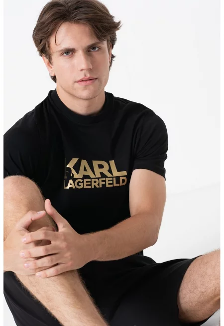 Тениска с овално деколте и лого