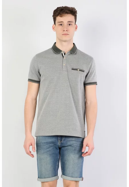 Тениска с яка с контрасти