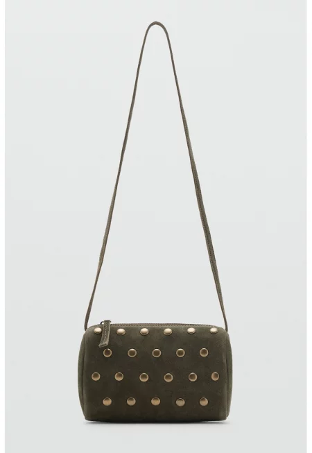 Велурена чанта през рамо с нитове