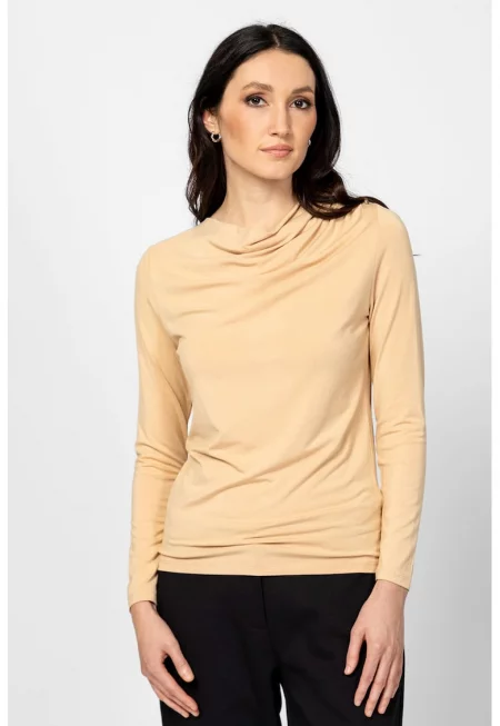 Блуза с набиране