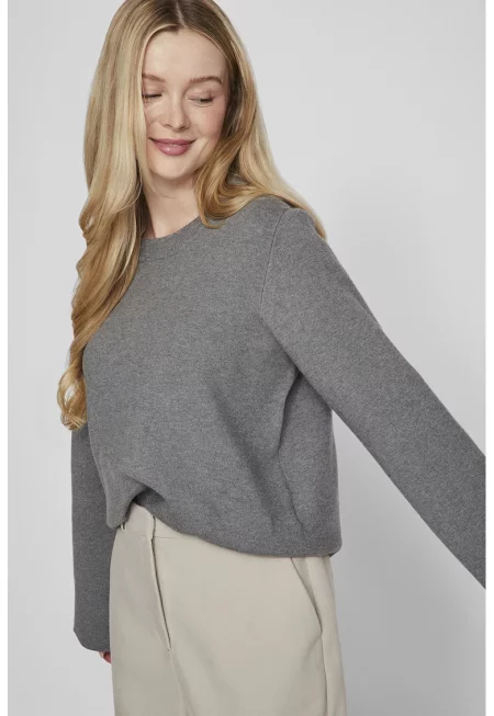 Пуловер с овално деколте