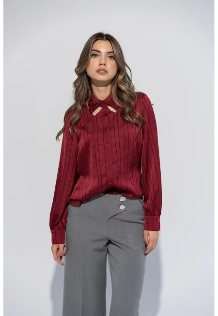 Раирана риза Carola с отвори - Бордо