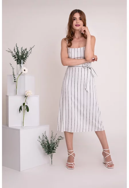 Раирана рокля с лен Yara - Избеляло черно/Бял