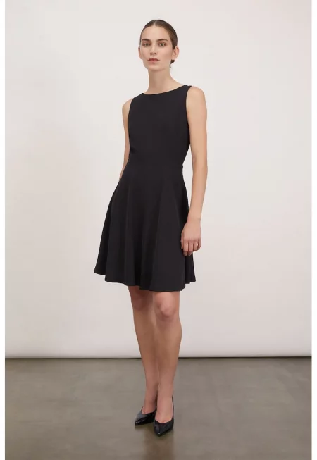 Разкроена рокля с овално деколте - Черен