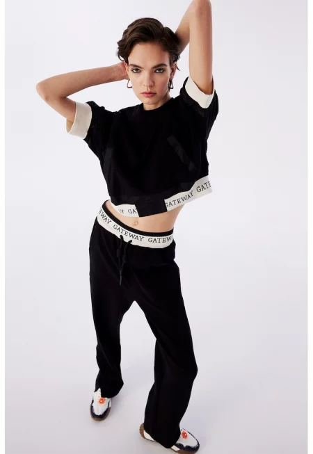 Суитшърт с надпис - Черен/Крем