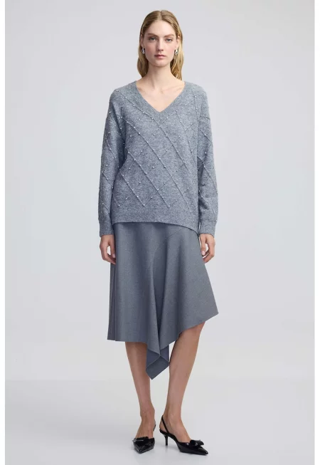 Свободен шпиц пуловер с декоративни камъни - Пепеляво сиво