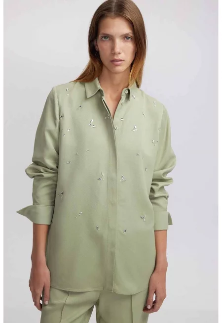 Свободна риза с копчета