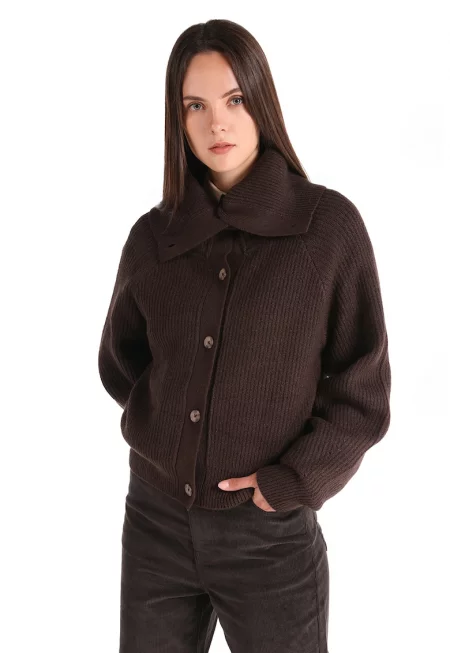 Жилетка с широка яка