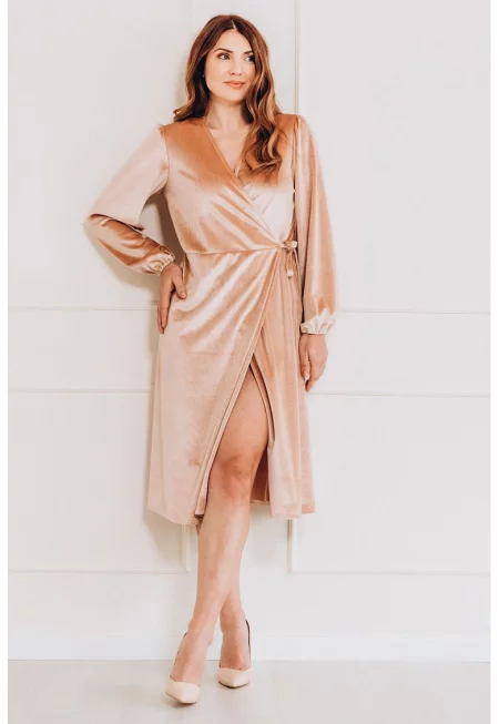 Кадифена рокля с шпиц - Бежов