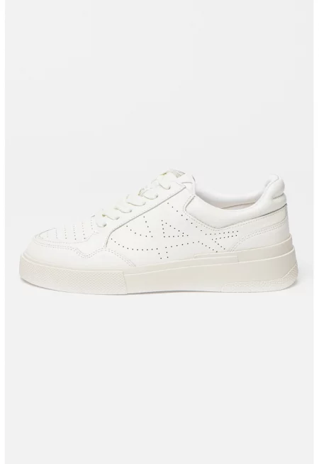 Кожени спортни обувки с перфорации - Бял