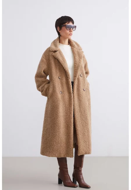 Мъхест дълъг тренч с копчета - Карамел