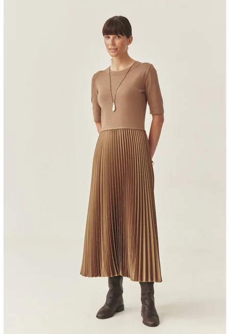 Плисирана пола