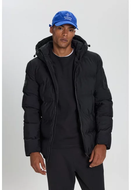 Подплатено зимно яке с качулка - Черен