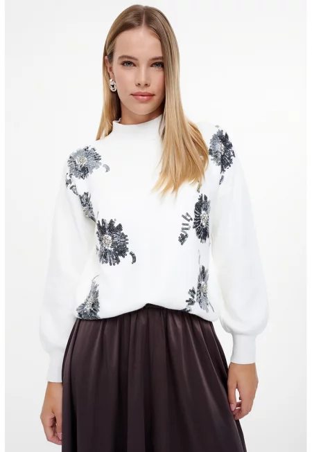 Пуловер с поло и пайети - Бял/Черен/Пепеляво сиво