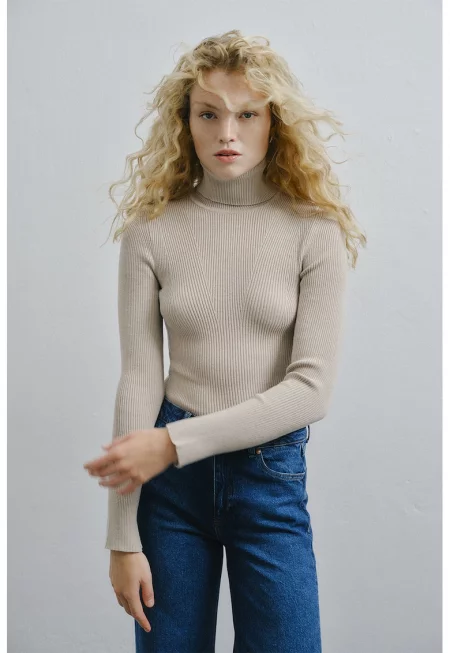 Пуловер с поло